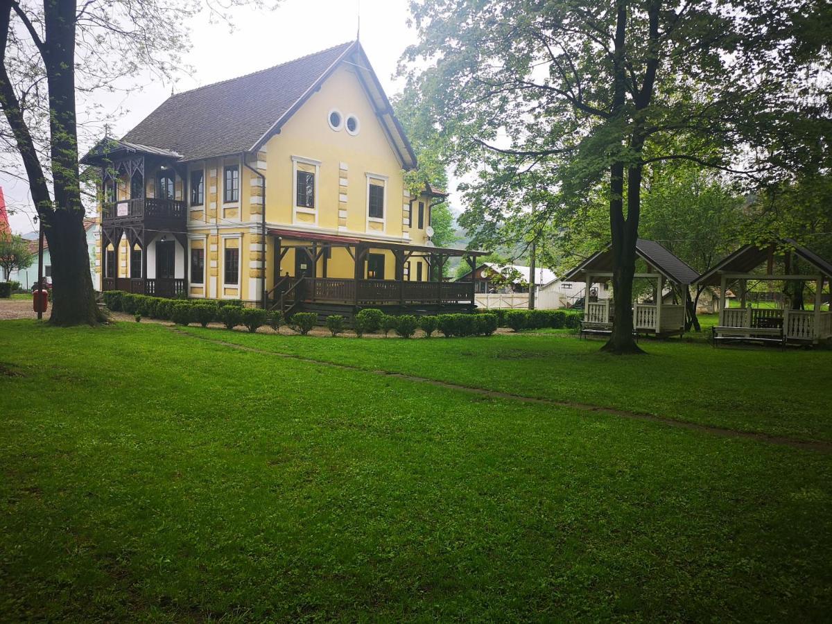 Dofteana Park Villa Leorzeni Kültér fotó
